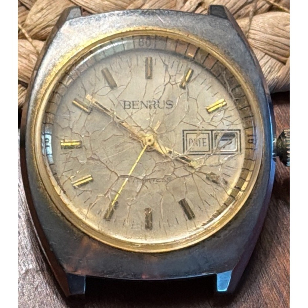 Vintage Benrus 17 Jewels Manual Wind Mens Watch Not Working needs Glass Parts